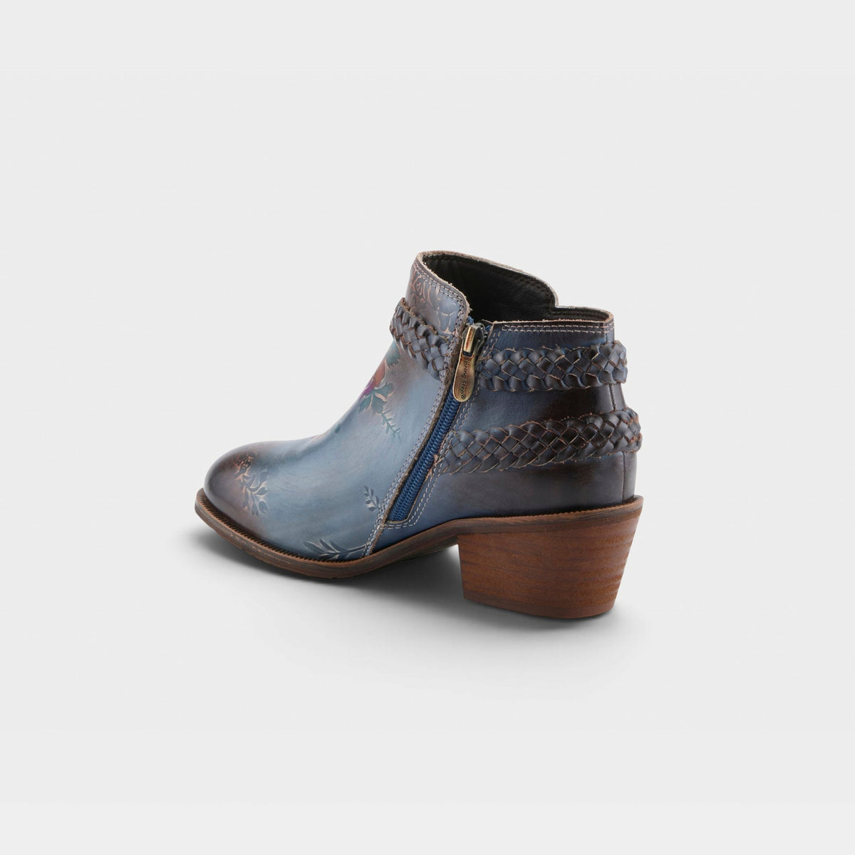 L'ARTISTE ACROSS BOOTS