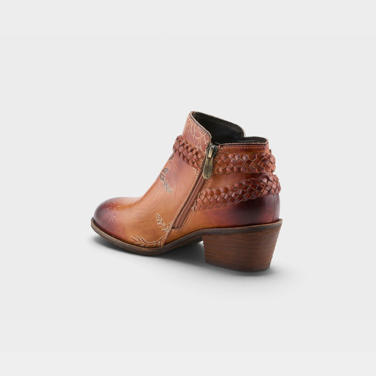 L'ARTISTE ACROSS BOOTS