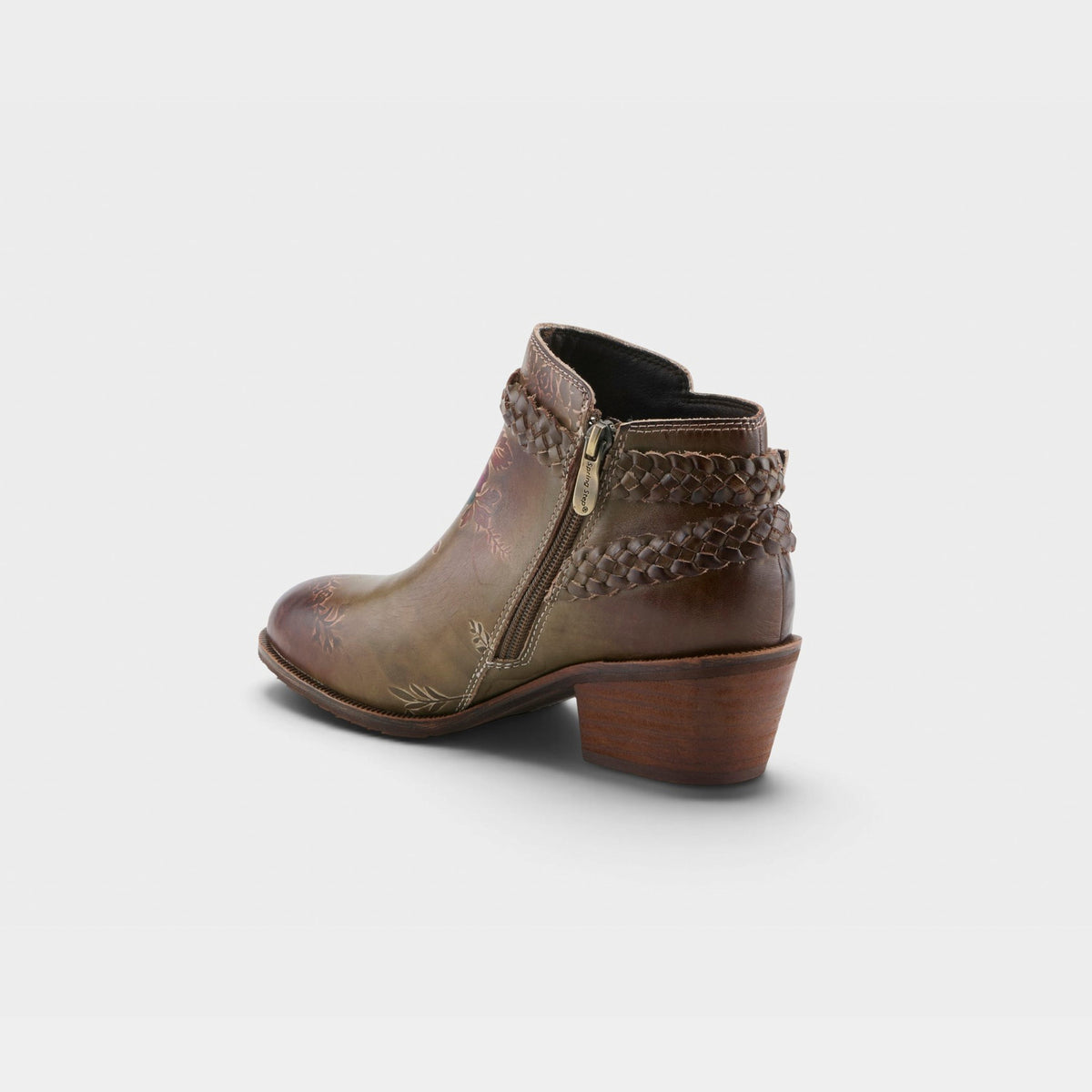 L'ARTISTE ACROSS BOOTS