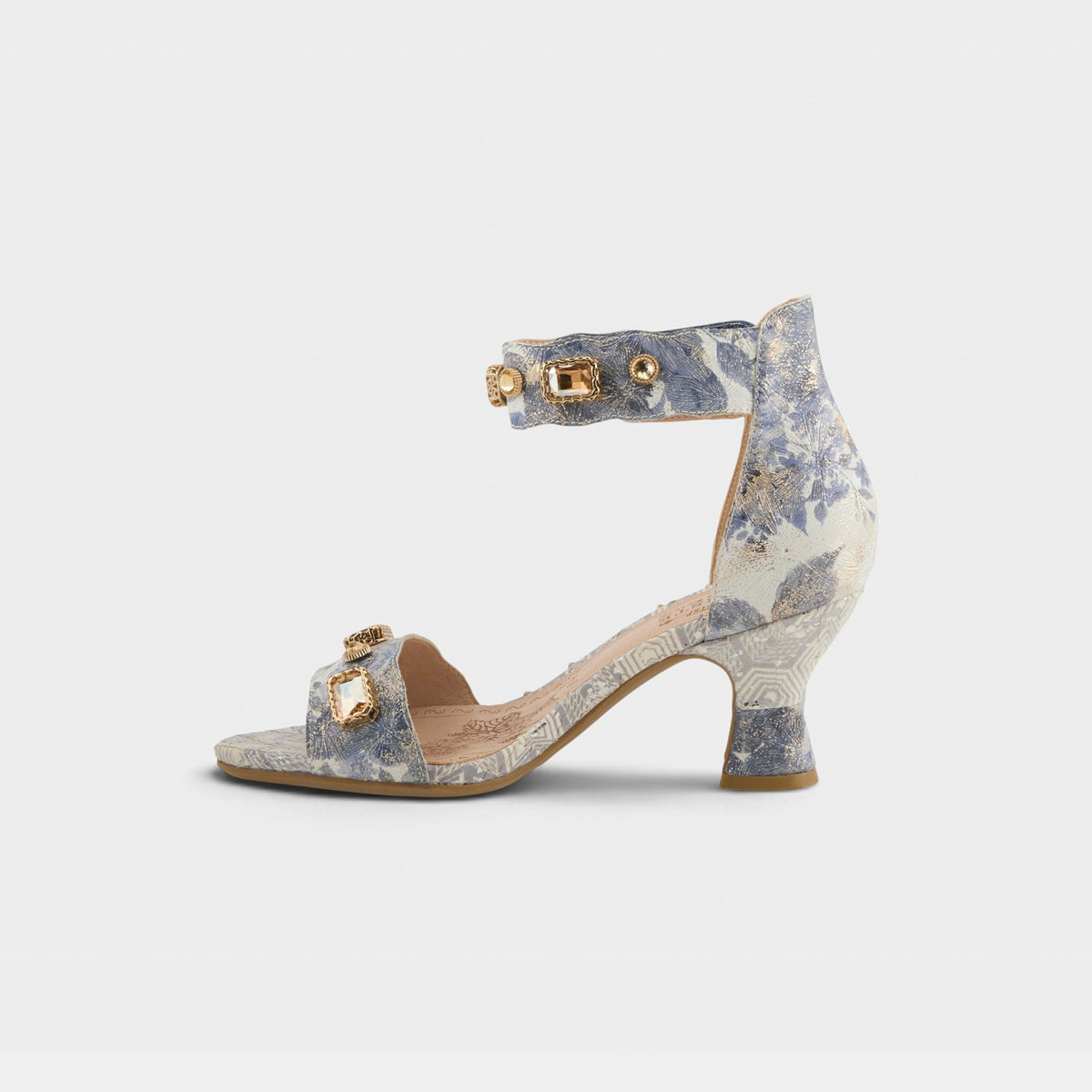 L'ARTISTE AQUAVELVA SANDALS