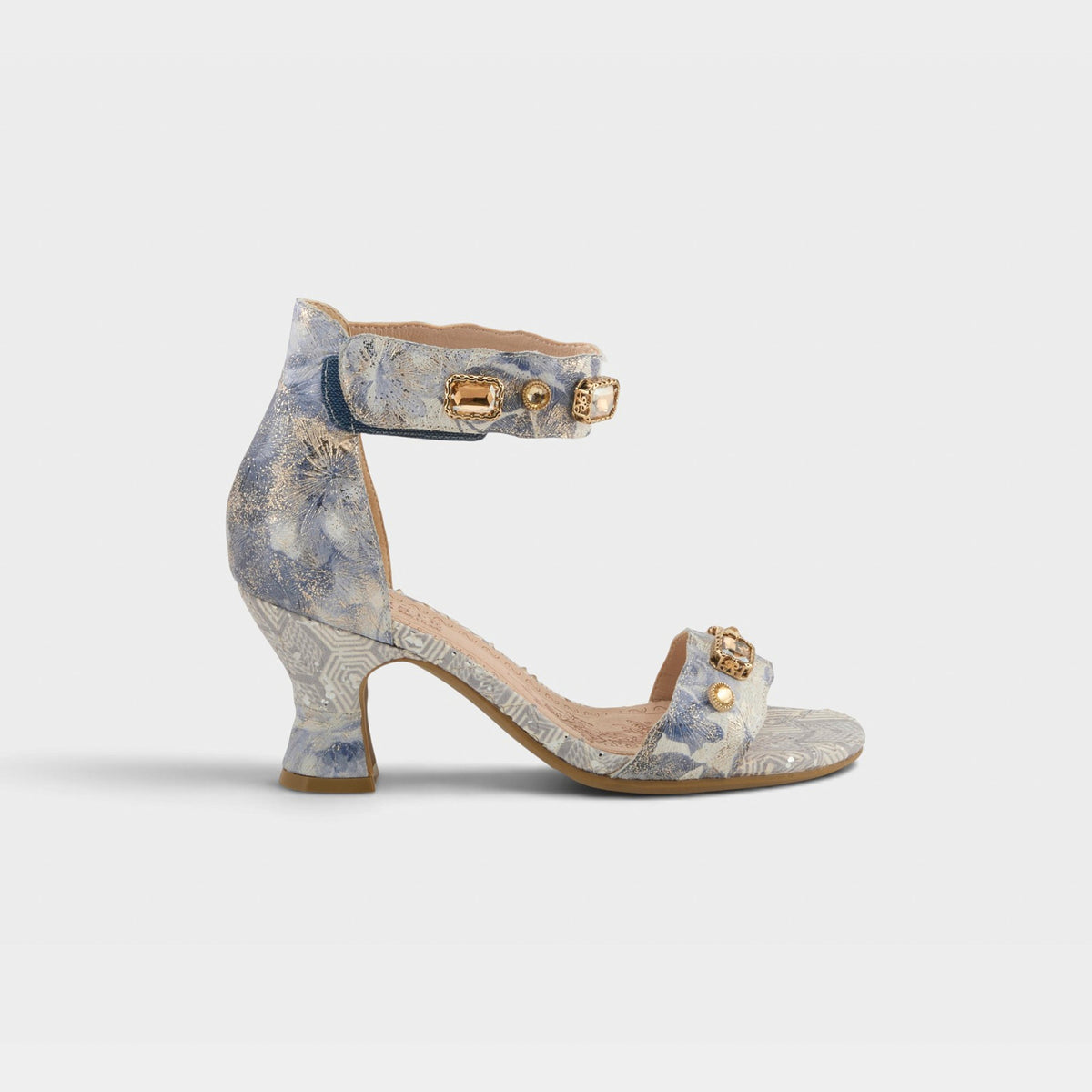 L'ARTISTE AQUAVELVA SANDALS