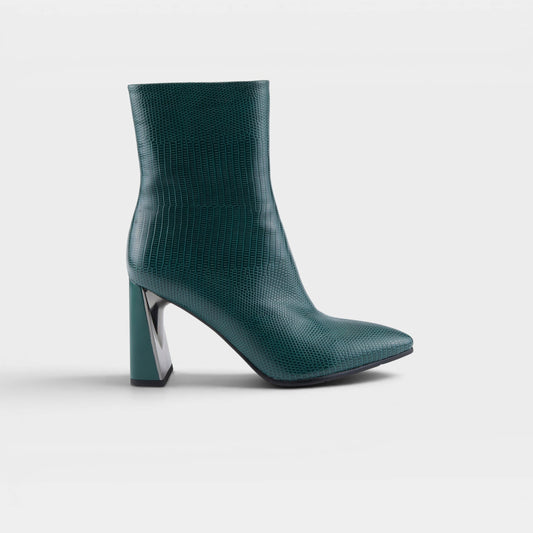 AZURA ATTENTION BOOTS