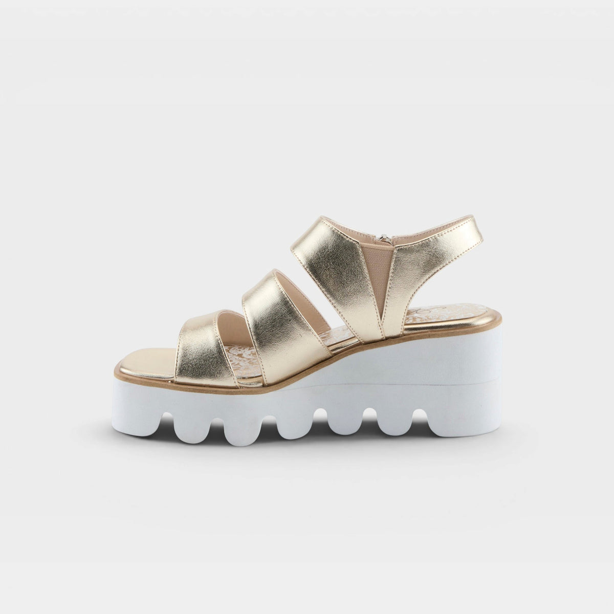 AZURA CORRIGATE SANDALS