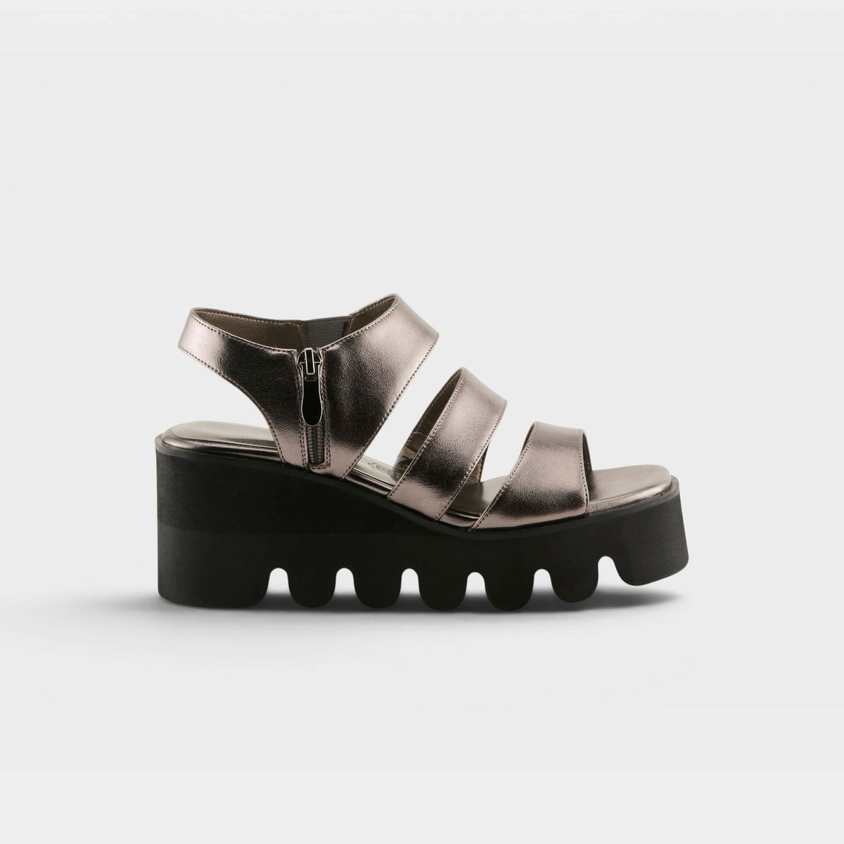 AZURA CORRIGATE SANDALS