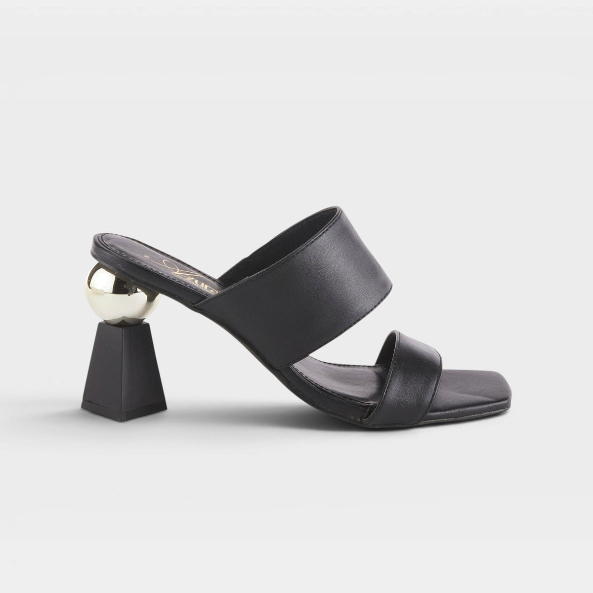 AZURA DASHING SANDALS
