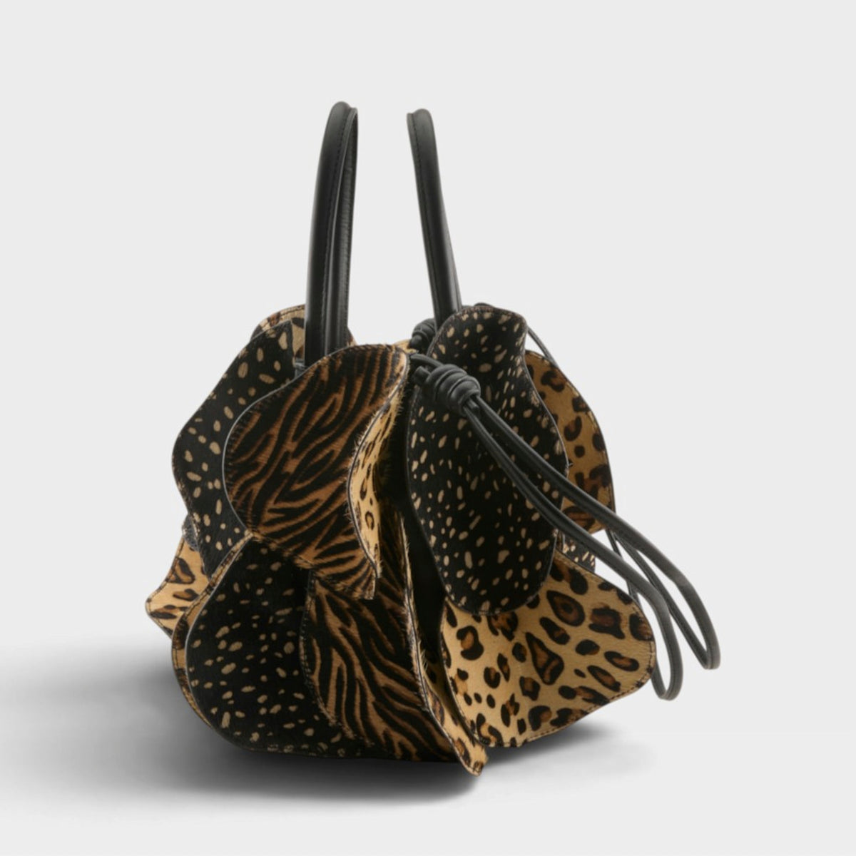 L'ARTISTE HB-FLUTTER HANDBAG