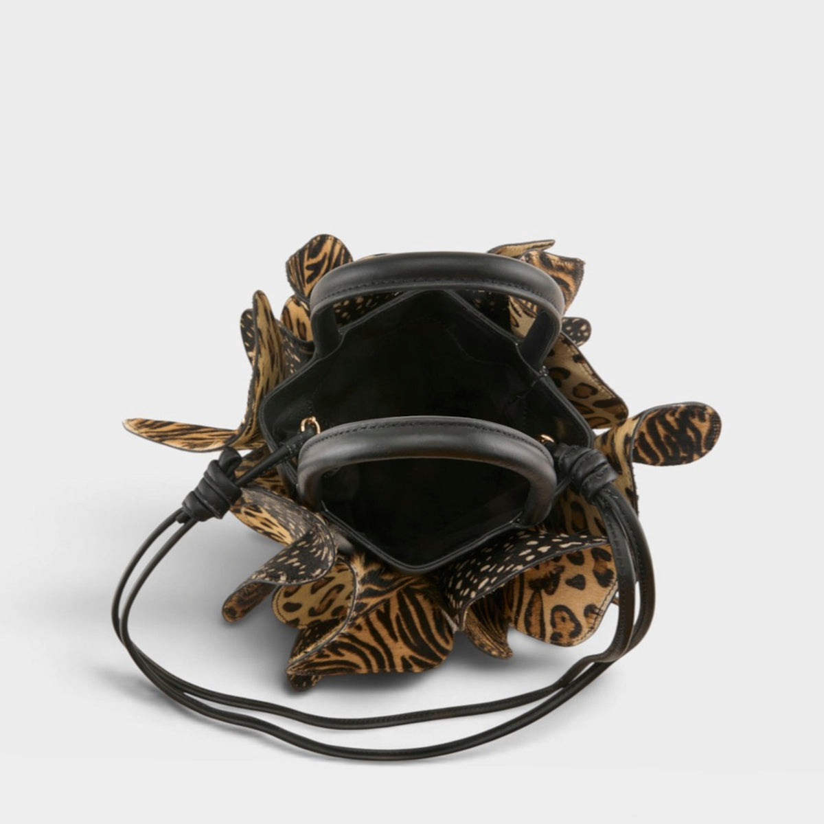 L'ARTISTE HB-FLUTTER HANDBAG