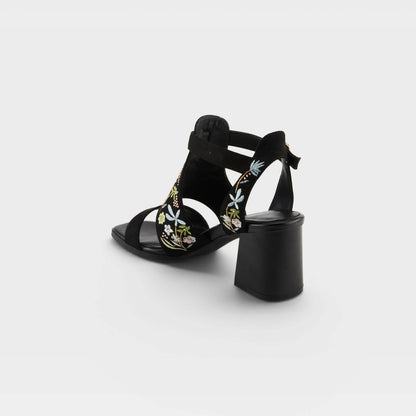 AZURA ROMANTIC SANDALS