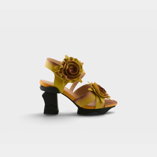 L'ARTISTE SHELLY ANKLE STRAP SANDAL