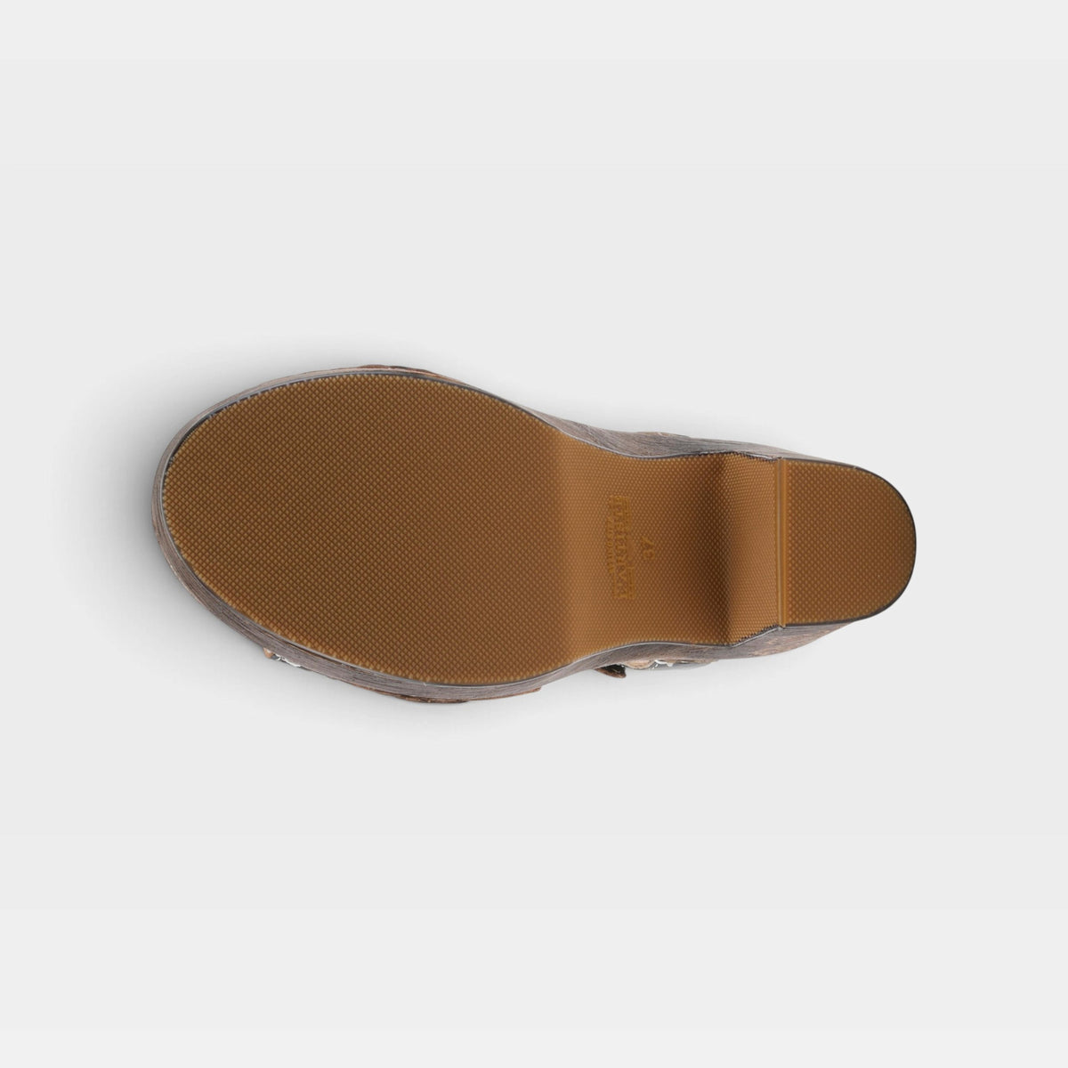 L'ARTISTE UPPERBUCK SANDALS