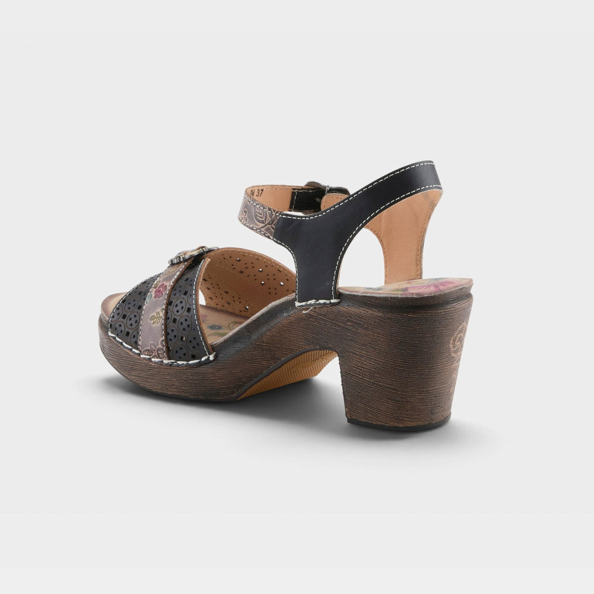 L'ARTISTE UPPERBUCK SANDALS