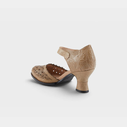 L'ARTISTE VISIONARY ANKLE STRAP SHOE